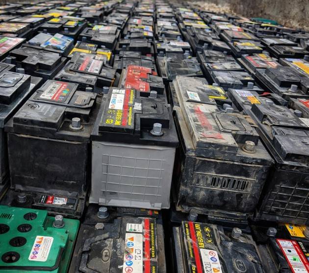 wet-batteries-scrap-thum